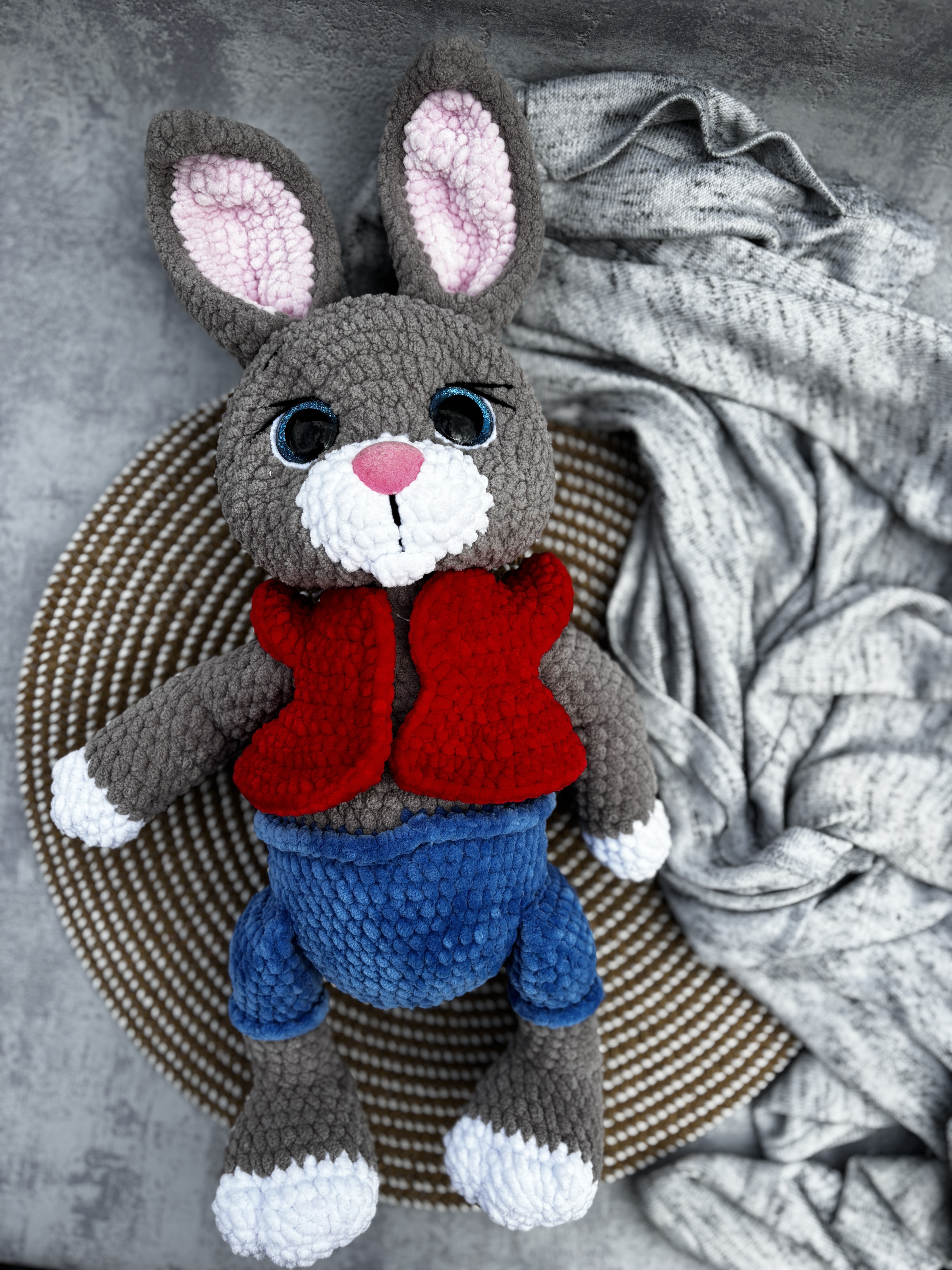 Háčkovaný Králíček v oblečku